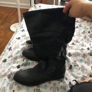 Black boots